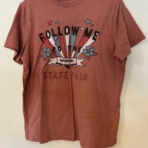 Wrangler State Fair Graphic Tee in Brick Red